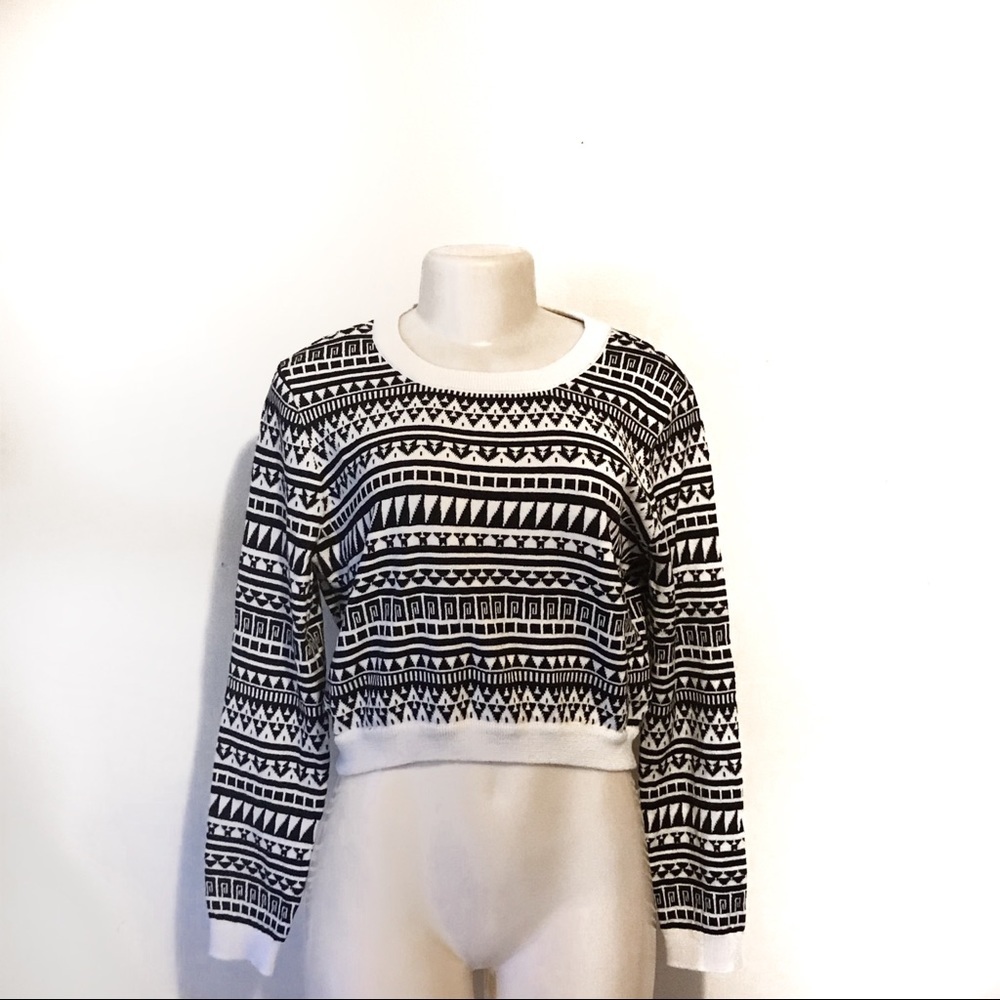BCBGeneration Black/Cream crop sweater (197)